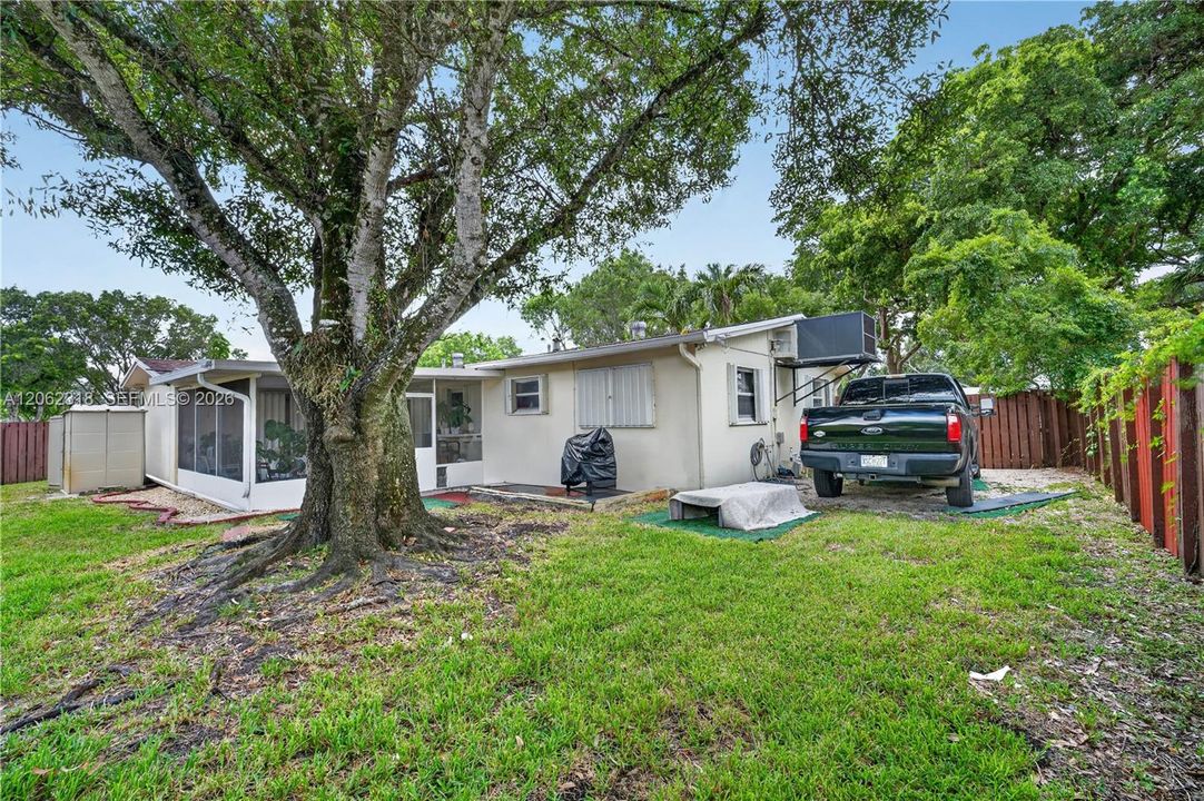 En Venta: $605,000 (3 camas, 2 baños, 1260 Pies cuadrados)