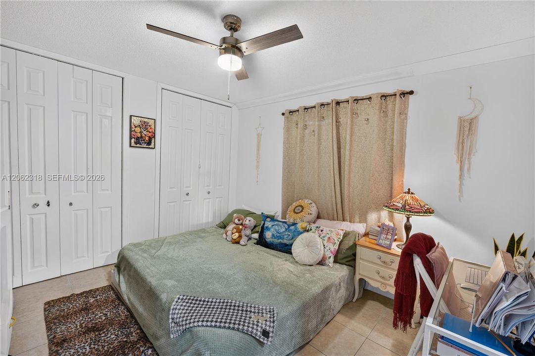 En Venta: $605,000 (3 camas, 2 baños, 1260 Pies cuadrados)