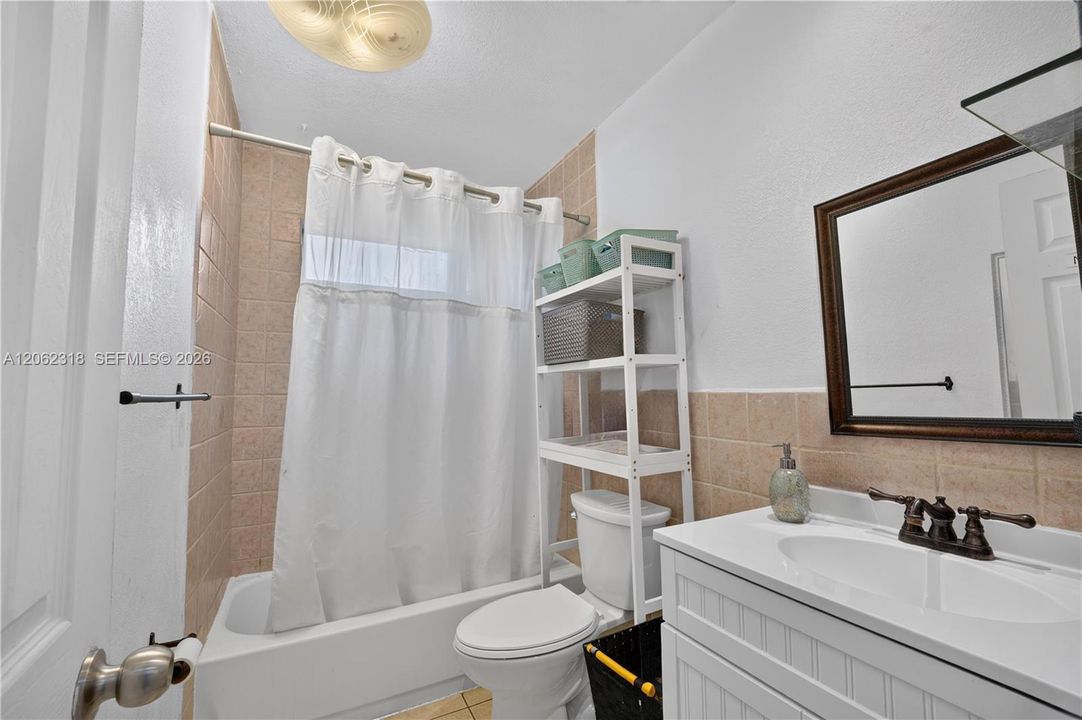 En Venta: $605,000 (3 camas, 2 baños, 1260 Pies cuadrados)