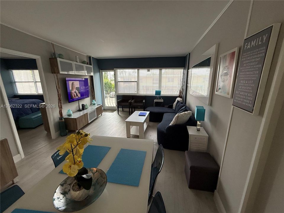 En Venta: $289,000 (2 camas, 1 baños, 850 Pies cuadrados)