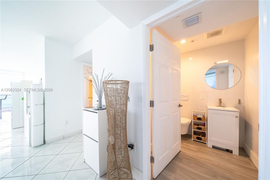 For Rent: $7,950 (3 beds, 3 baths, 1400 Square Feet)
