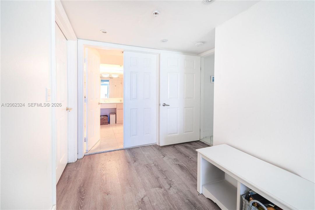 For Rent: $7,950 (3 beds, 3 baths, 1400 Square Feet)