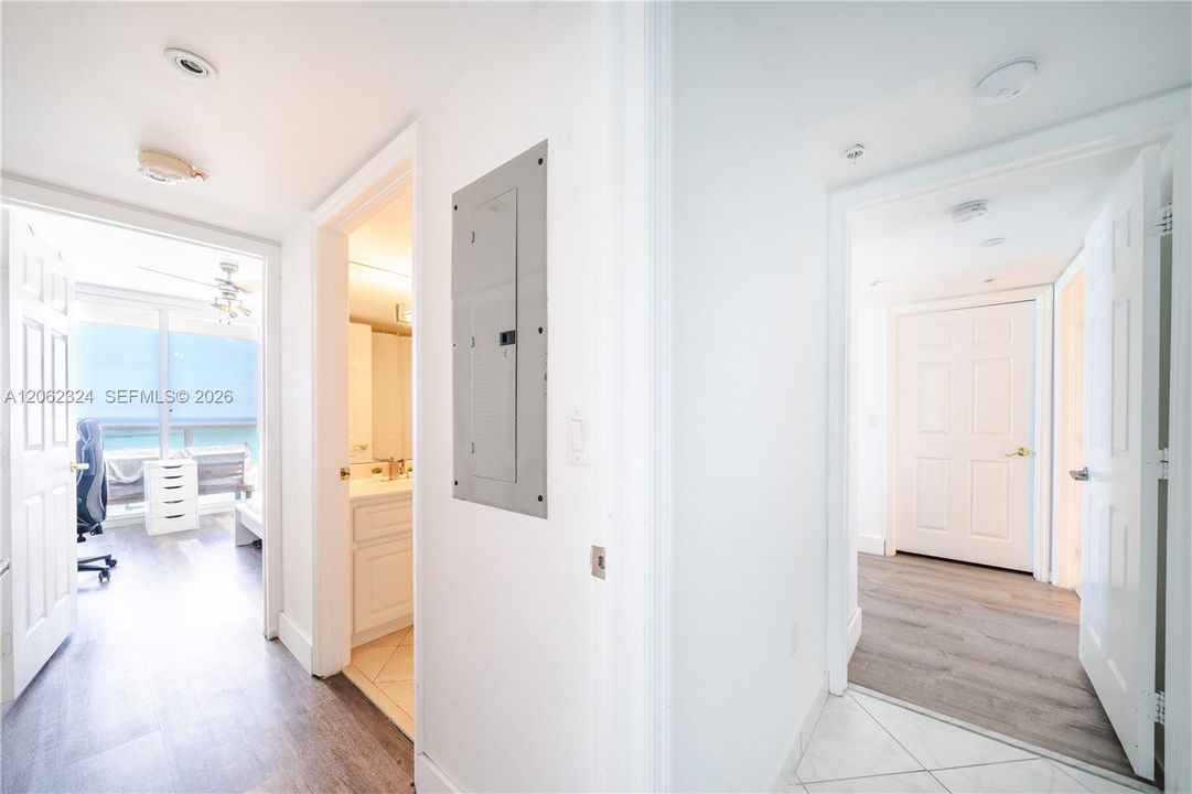 For Rent: $7,950 (3 beds, 3 baths, 1400 Square Feet)