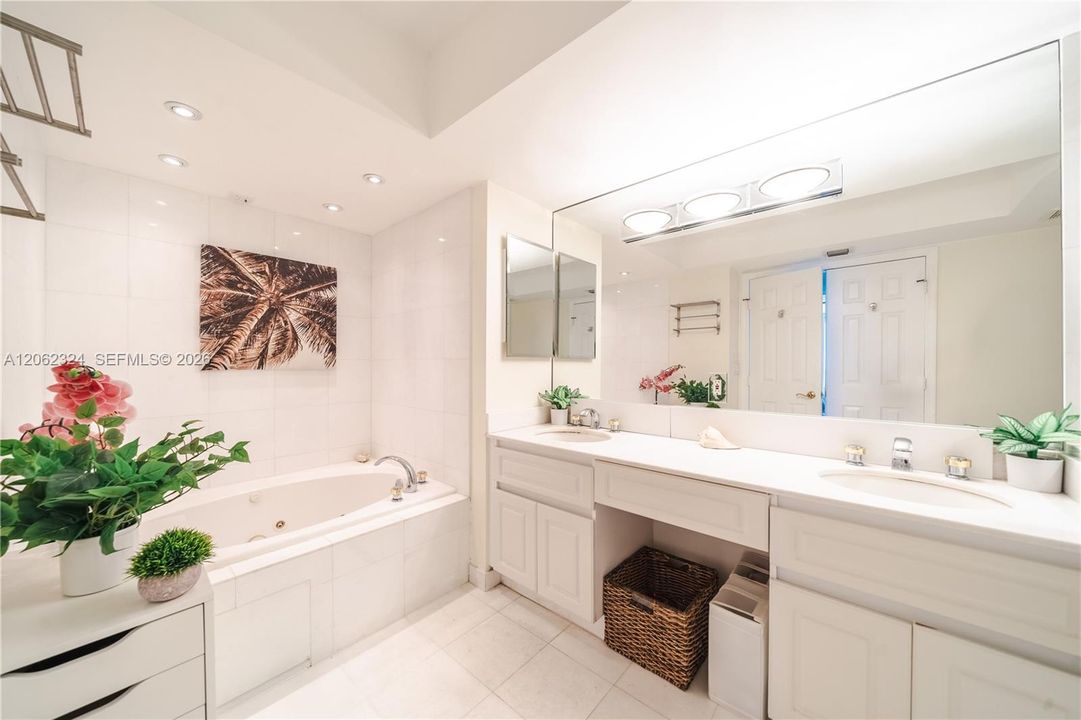 For Rent: $7,950 (3 beds, 3 baths, 1400 Square Feet)