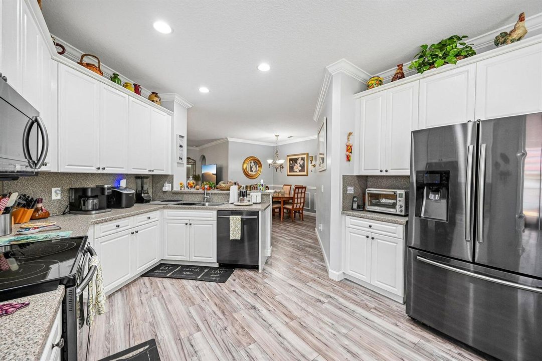16-web-or-mls-SW Eastbrook Cir-S2907-016