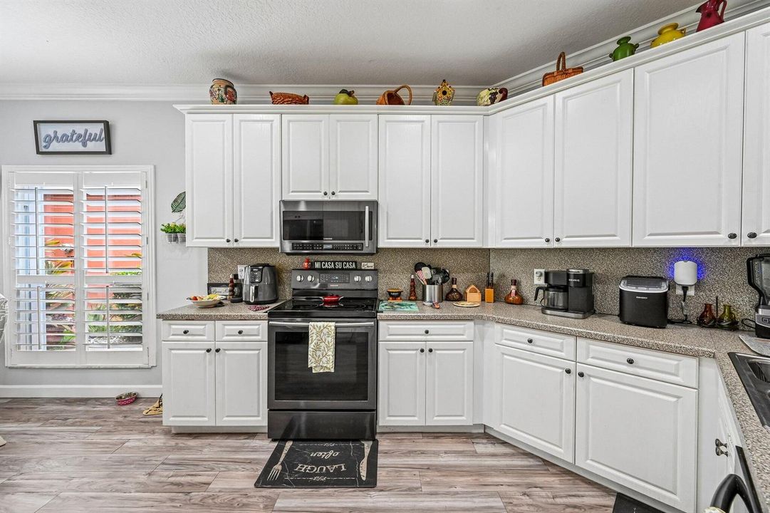 15-web-or-mls-SW Eastbrook Cir-S2907-015