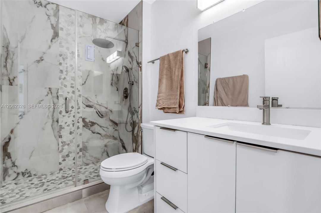For Sale: $715,000 (4 beds, 2 baths, 1992 Square Feet)