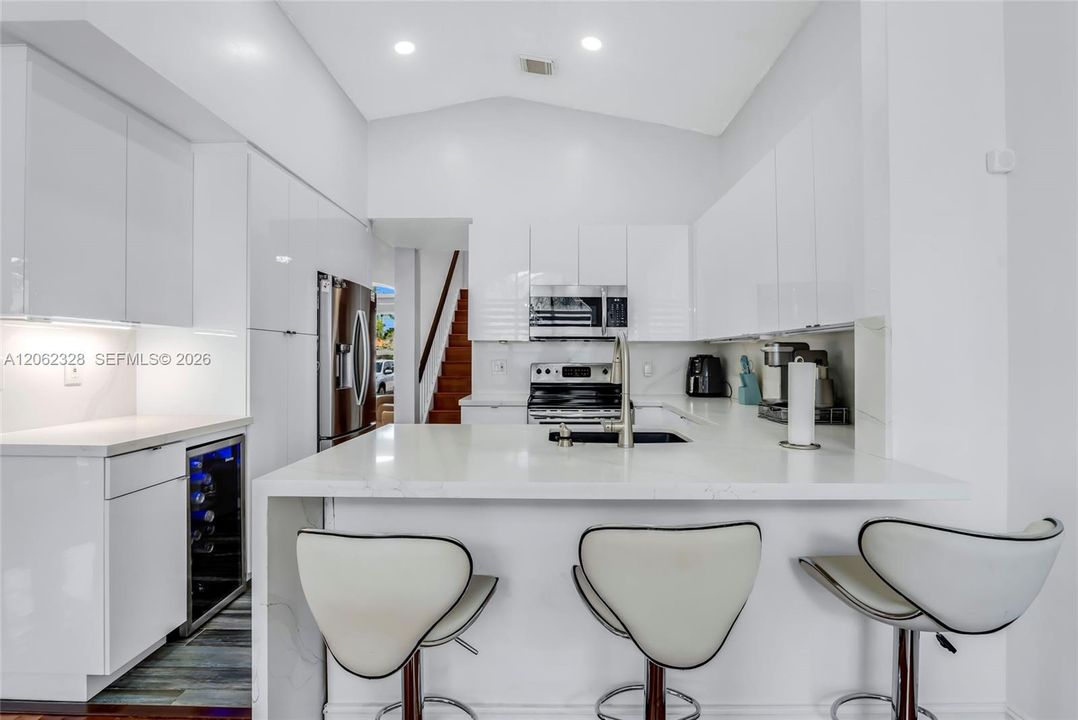 For Sale: $715,000 (4 beds, 2 baths, 1992 Square Feet)