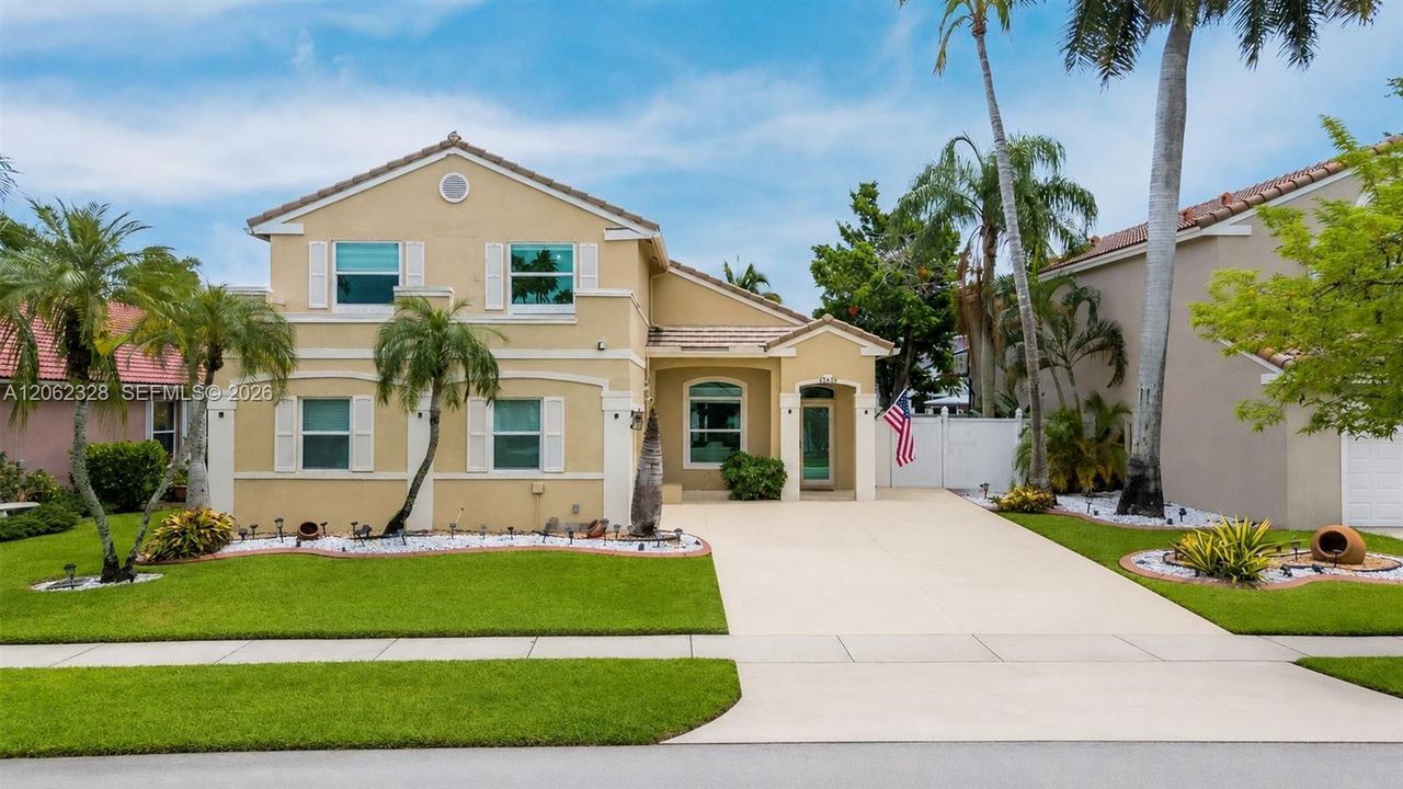 For Sale: $715,000 (4 beds, 2 baths, 1992 Square Feet)