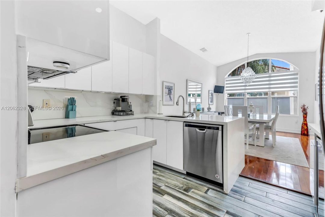 For Sale: $715,000 (4 beds, 2 baths, 1992 Square Feet)