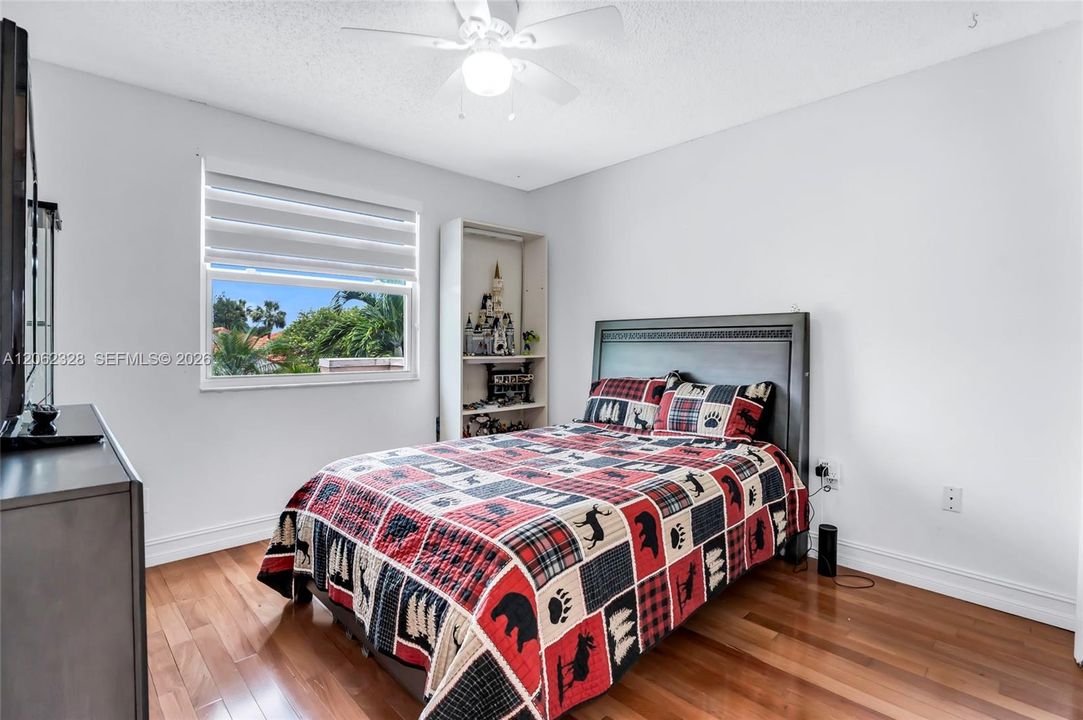 For Sale: $715,000 (4 beds, 2 baths, 1992 Square Feet)