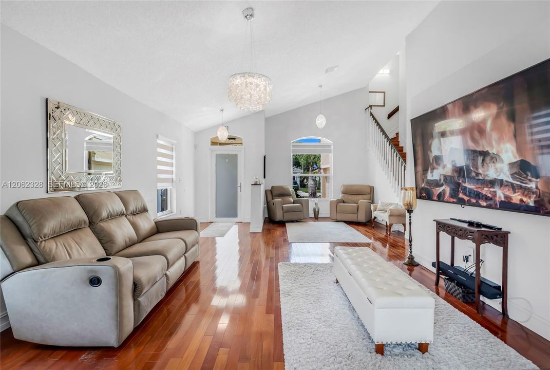 For Sale: $715,000 (4 beds, 2 baths, 1992 Square Feet)