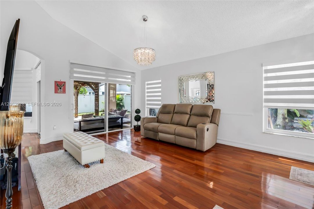 For Sale: $715,000 (4 beds, 2 baths, 1992 Square Feet)