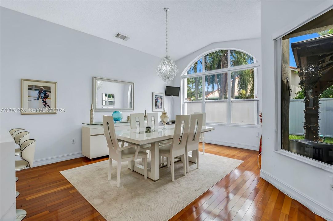 For Sale: $715,000 (4 beds, 2 baths, 1992 Square Feet)