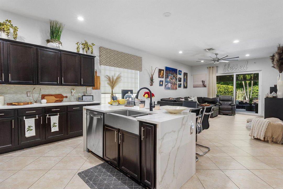 008-7877PatriotStreet-LakeWorth-FL-33463