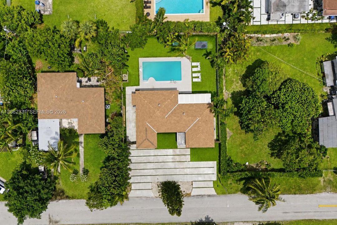 En Renta: $6,950 (3 camas, 2 baños, 1740 Pies cuadrados)