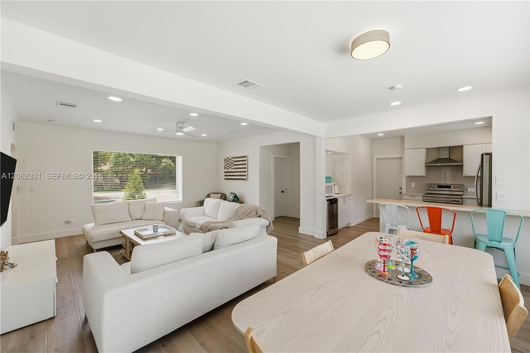En Renta: $6,950 (3 camas, 2 baños, 1740 Pies cuadrados)