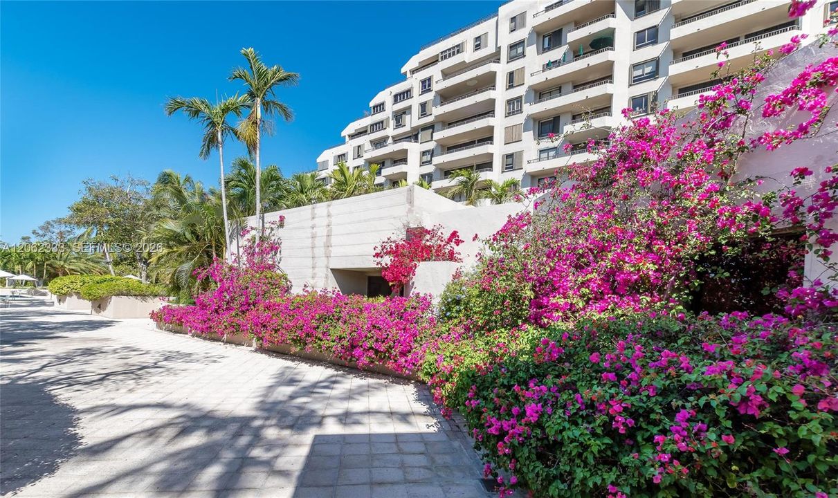 For Rent: $7,800 (2 beds, 2 baths, 1532 Square Feet)