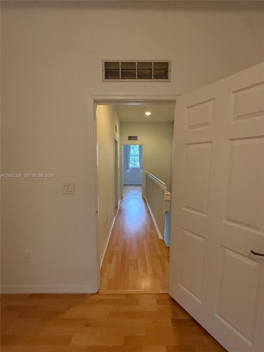 В аренду: $2,800 (3 спален, 2 ванн, 1251 Квадратных фут)
