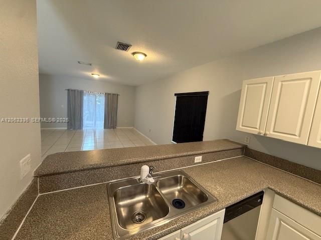 В аренду: $2,800 (3 спален, 2 ванн, 1251 Квадратных фут)
