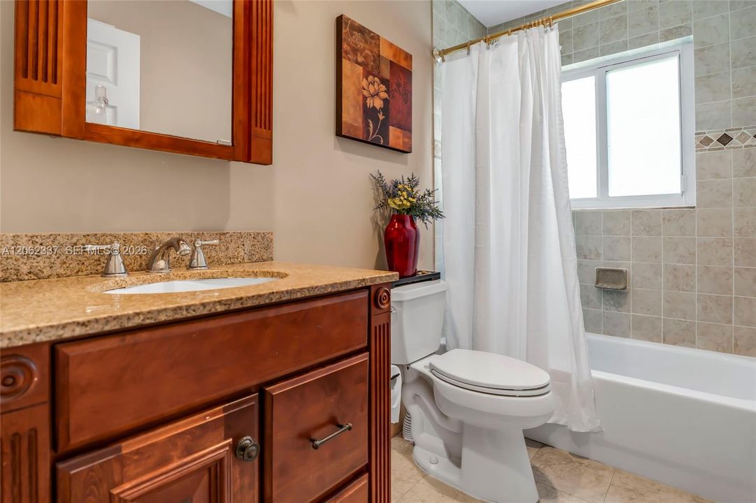For Sale: $685,000 (3 beds, 2 baths, 1577 Square Feet)