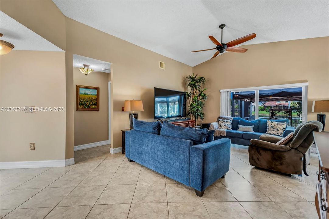 For Sale: $685,000 (3 beds, 2 baths, 1577 Square Feet)