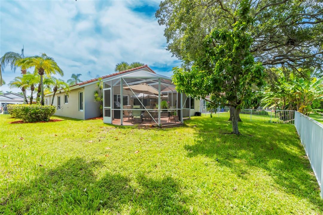 For Sale: $685,000 (3 beds, 2 baths, 1577 Square Feet)