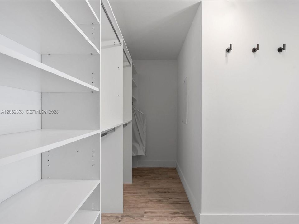 For Rent: $6,600 (3 beds, 3 baths, 1590 Square Feet)