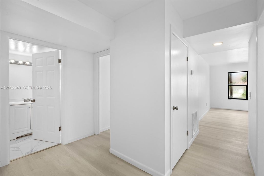 For Sale: $238,000 (2 beds, 2 baths, 1148 Square Feet)