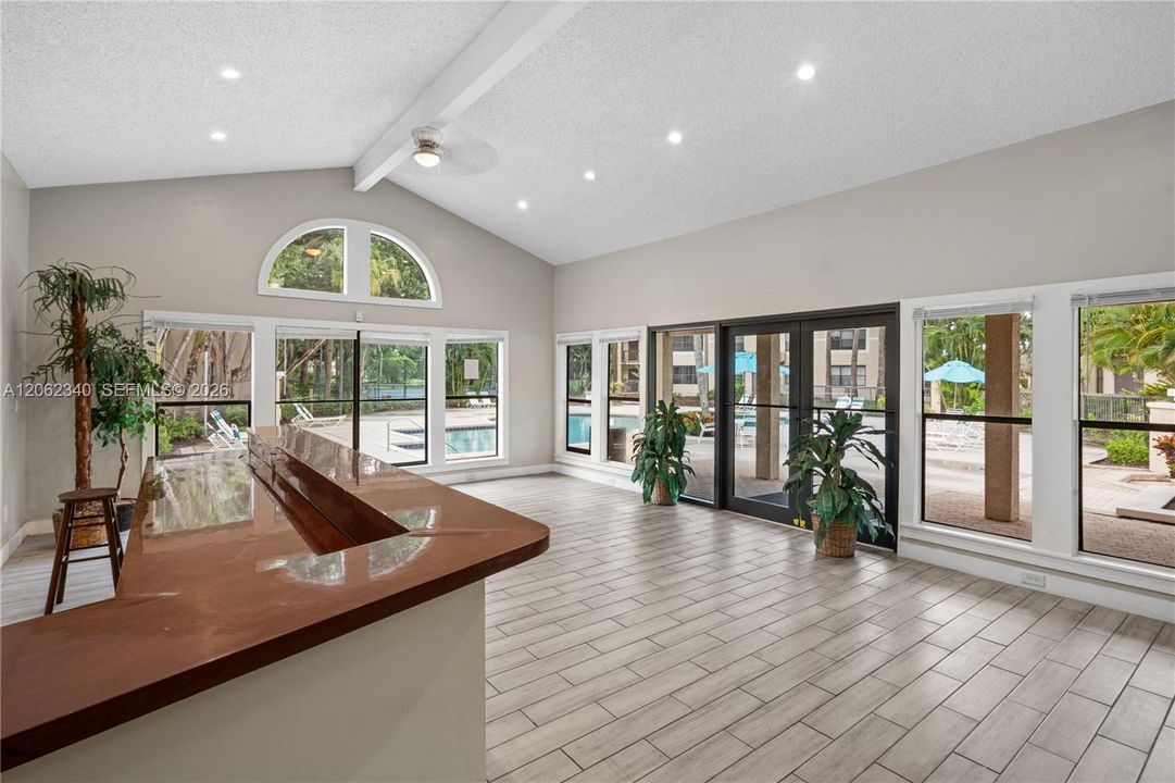 For Sale: $238,000 (2 beds, 2 baths, 1148 Square Feet)