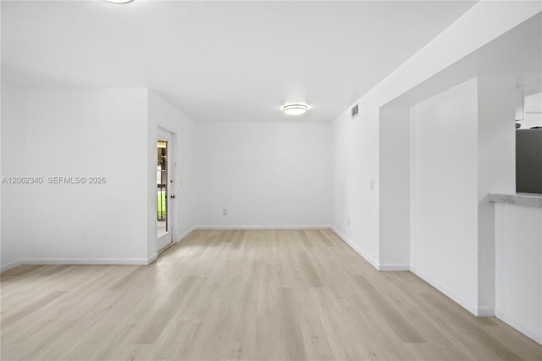 For Sale: $238,000 (2 beds, 2 baths, 1148 Square Feet)