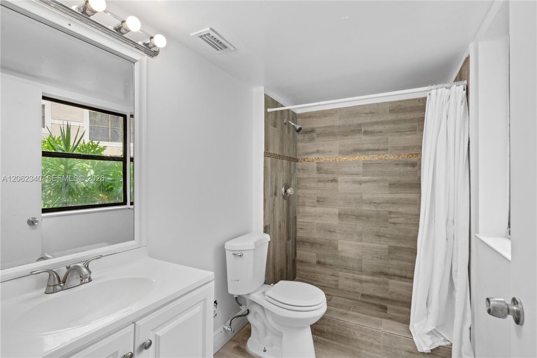 For Sale: $238,000 (2 beds, 2 baths, 1148 Square Feet)