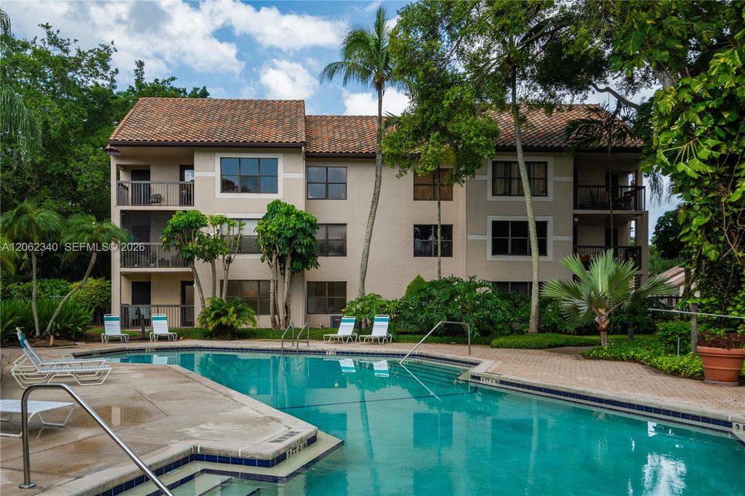 For Sale: $238,000 (2 beds, 2 baths, 1148 Square Feet)
