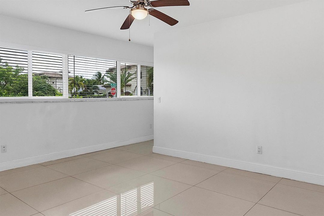 2910 NE 40th Ct - - 026