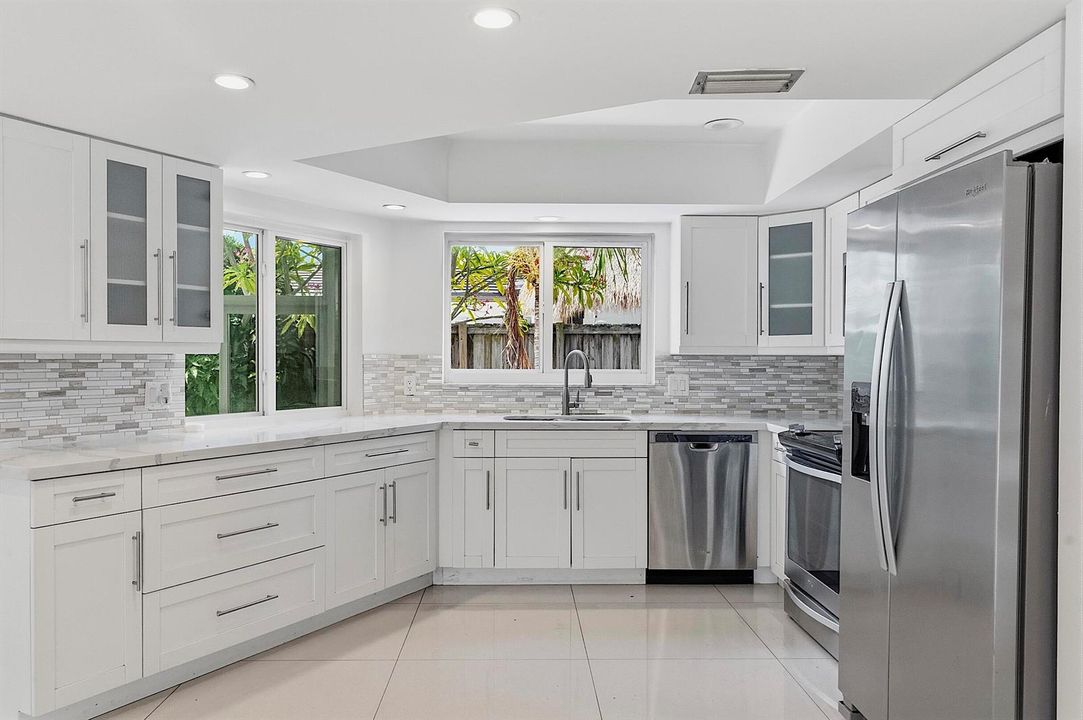 2910 NE 40th Ct - - 012