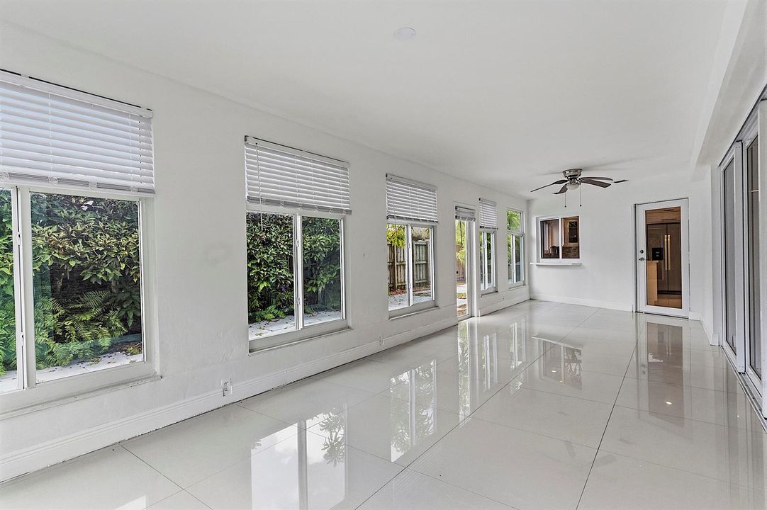 2910 NE 40th Ct - - 036
