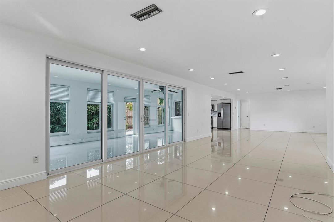 2910 NE 40th Ct - - 034
