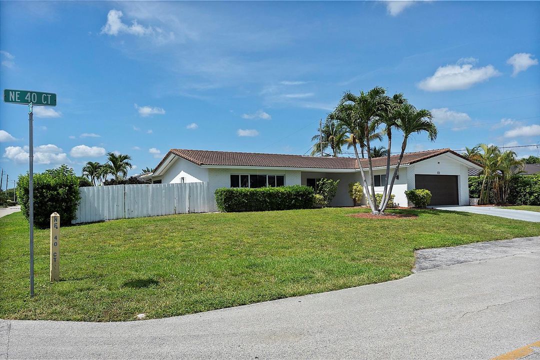 2910 NE 40th Ct - - 003