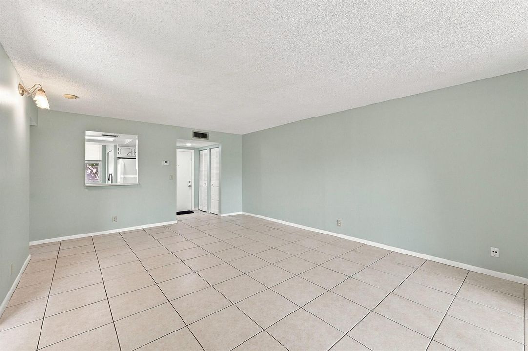 14_living room