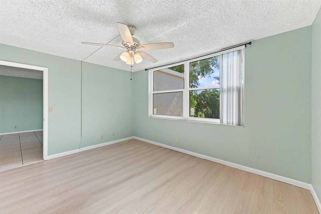 18_primary bedroom