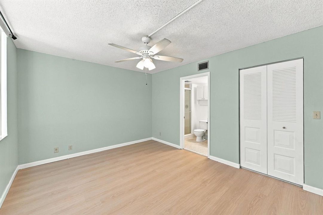 19_primary bedroom