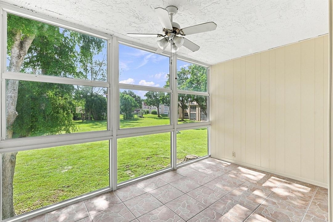 25_sun room
