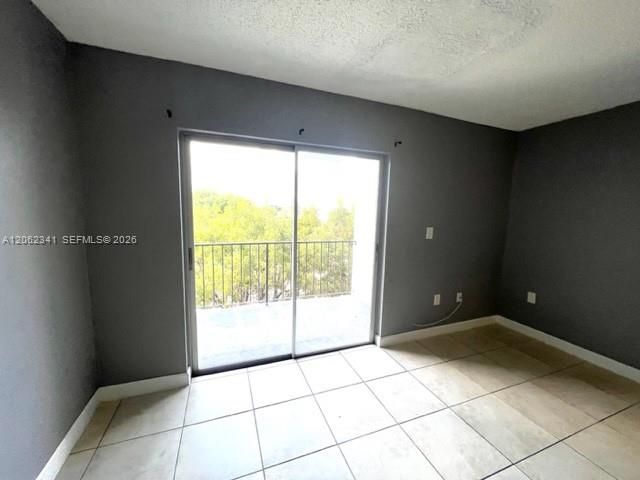 For Rent: $2,300 (2 beds, 2 baths, 990 Square Feet)