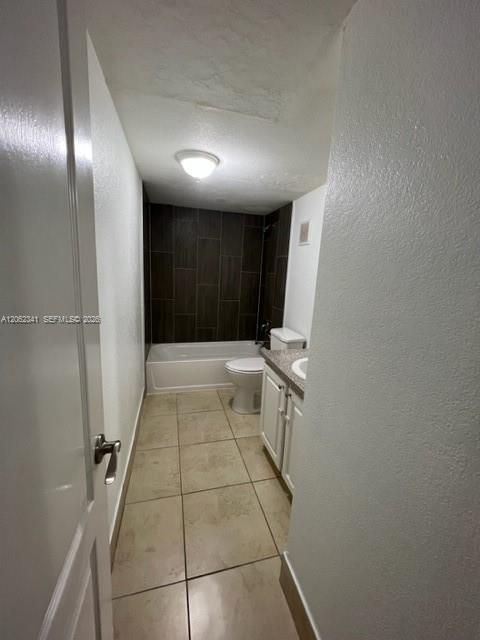 For Rent: $2,300 (2 beds, 2 baths, 990 Square Feet)