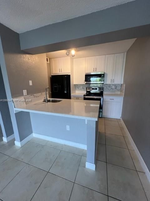 For Rent: $2,300 (2 beds, 2 baths, 990 Square Feet)
