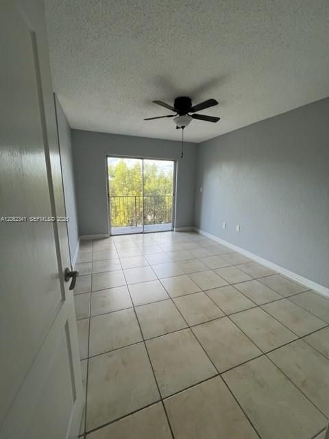 For Rent: $2,300 (2 beds, 2 baths, 990 Square Feet)