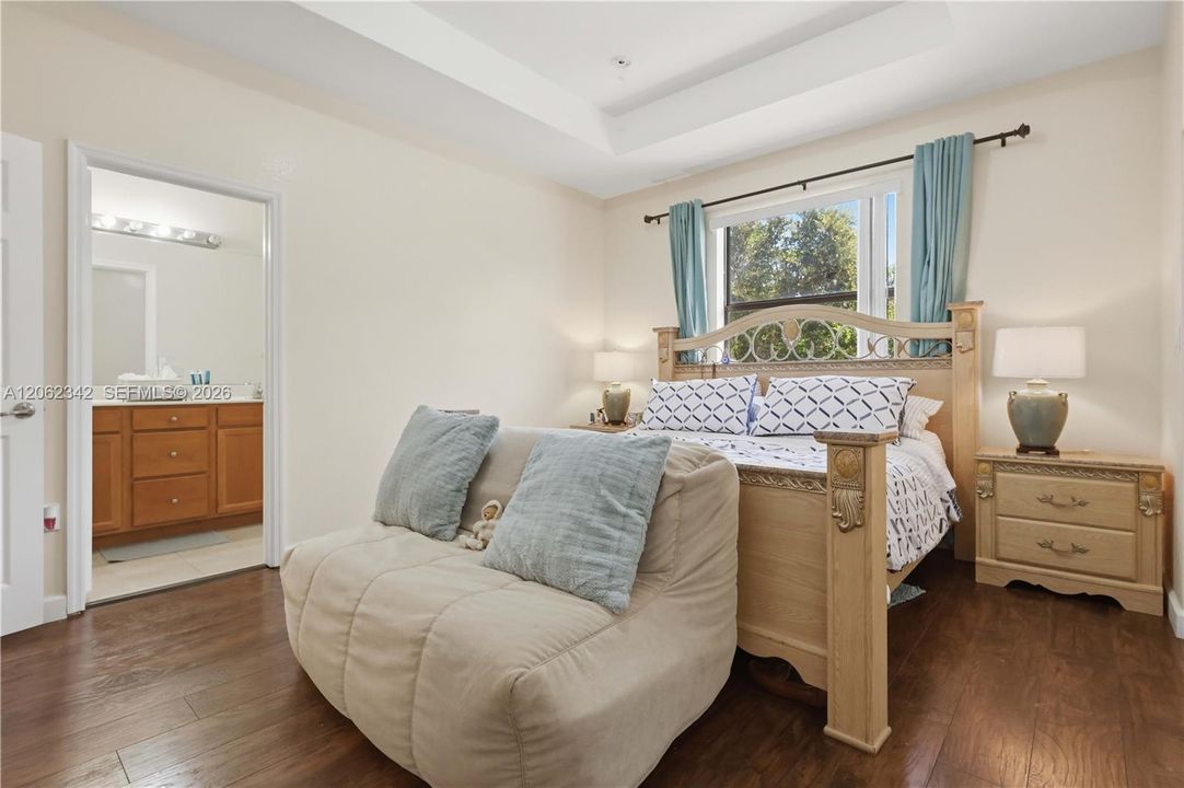 For Sale: $450,000 (3 beds, 2 baths, 1592 Square Feet)