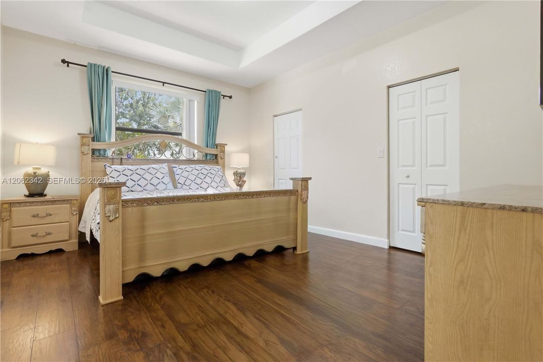 For Sale: $450,000 (3 beds, 2 baths, 1592 Square Feet)