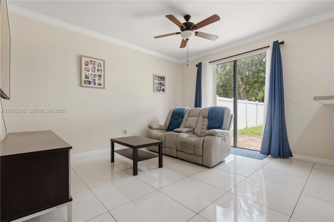 For Sale: $450,000 (3 beds, 2 baths, 1592 Square Feet)