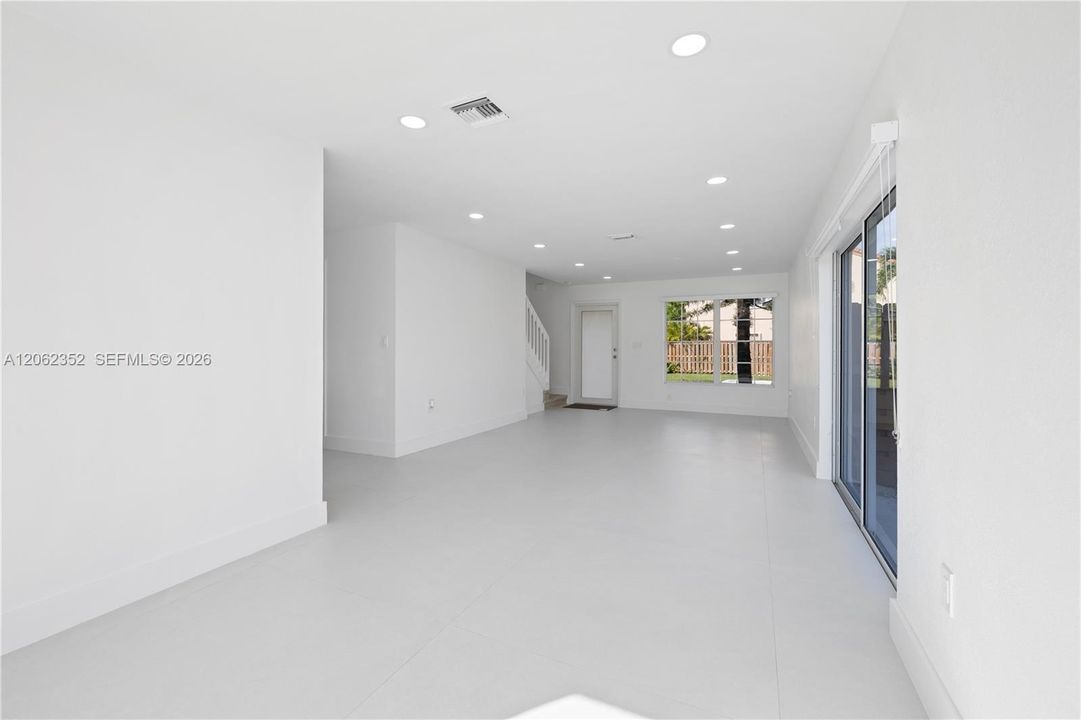 На продажу: $699,900 (4 спален, 2 ванн, 1847 Квадратных фут)